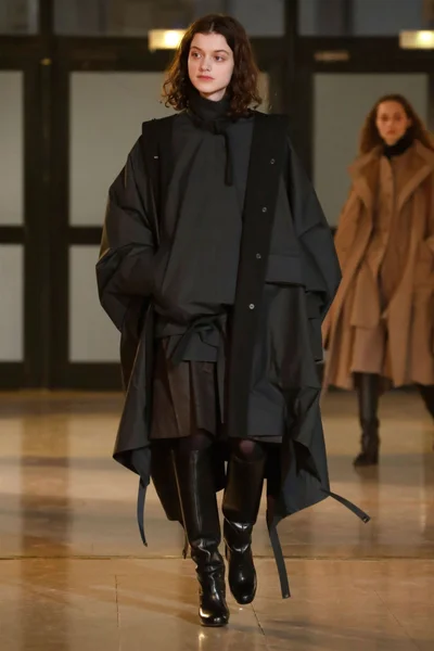 Look 1